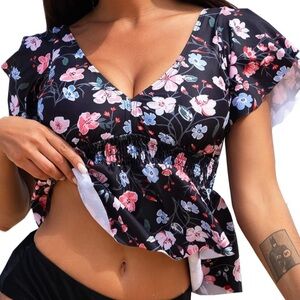 NWT Swmmer Liket Floral Swim Top